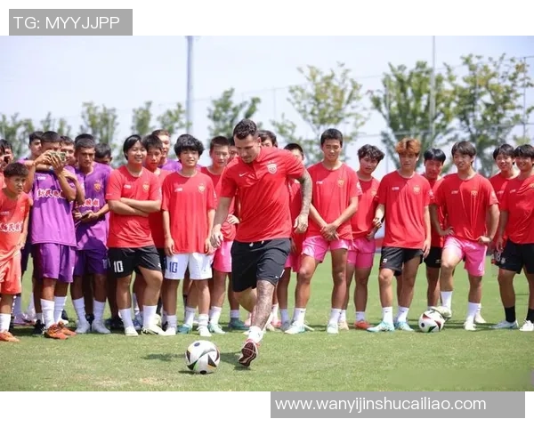 十字韧带断裂后的足球球星:如何重拾荣耀与坚持不懈的精神 十字韧带断裂后的足球球星:如何重拾荣耀与坚持不懈的精神